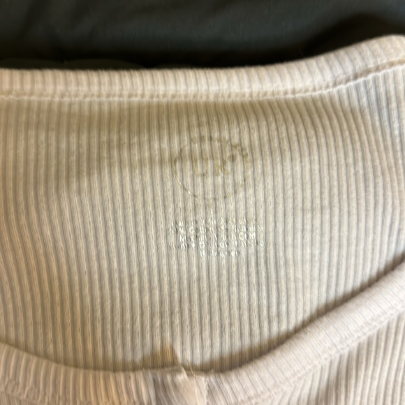 Urban Rebel white button down cropped top - Picture 3 of 3